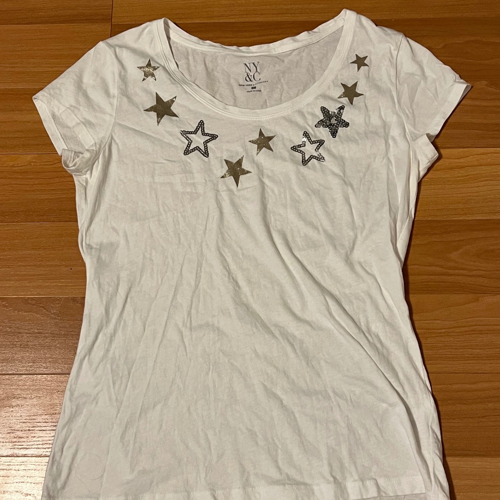 New York & Company White Embellished Star T-Shirt, Size L